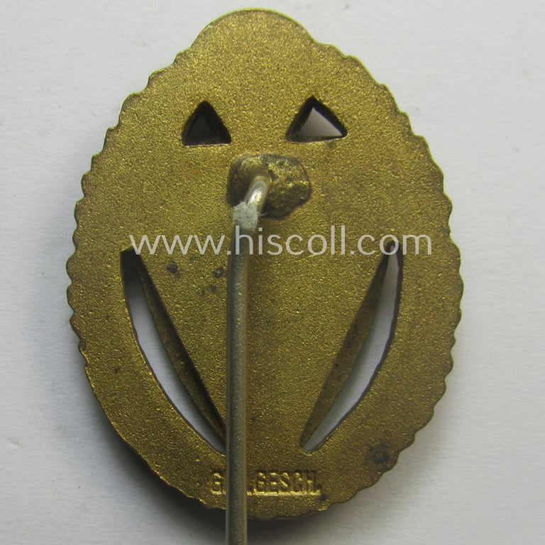 Honorary-membership lapel-pin (aka: 'Goldene Ehrennadel für 50 Jahre Mitgliedschaft im Deutscher Reichskriegerbund Kyffhäuser' (ie. 'D.R.K.B.') being a non-maker-marked example that bears a: 'Ges.Gesch.'-designation on its back