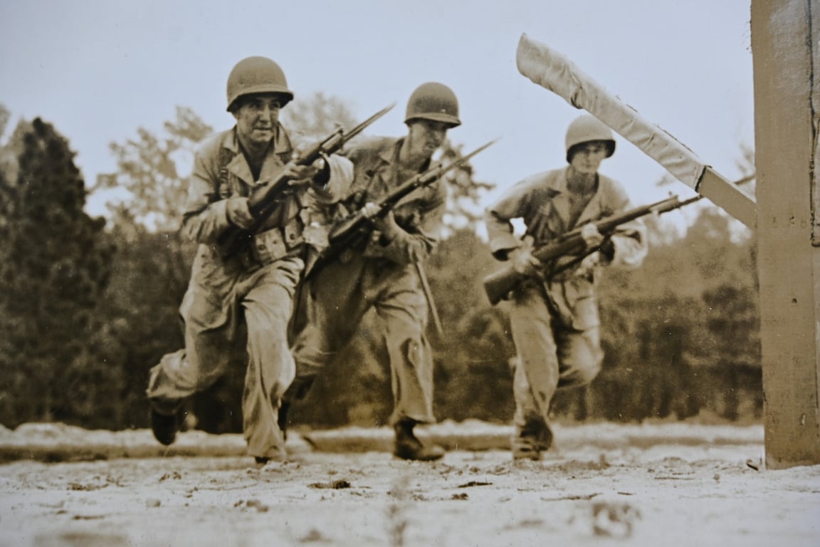 US WW2 Press Photo Airborne Training