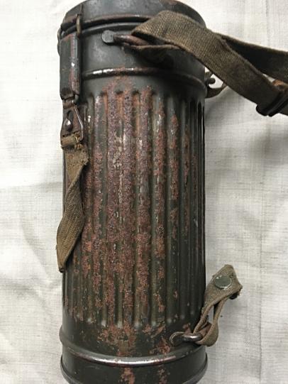 WH (Heer) Gasmask and Canister
