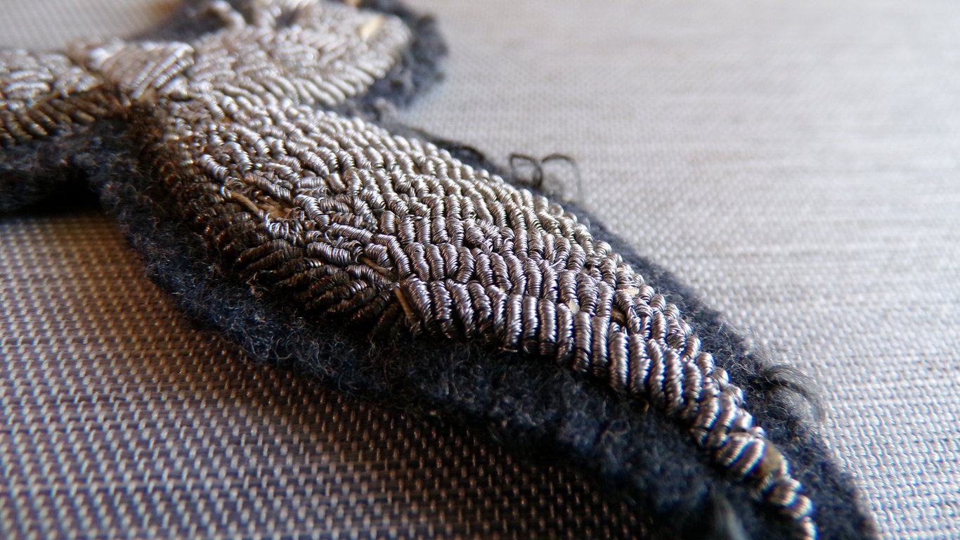 Luftwaffe Officers Breast Eagle – Early 'Droop Tail' Pattern