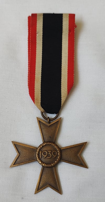 Medal set: KvK 2. 'Klasse ohne Schwerten' (War merit cross without swords)