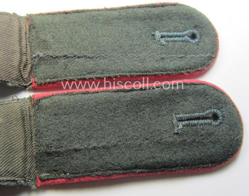Pair of WH (Heeres) EM-type shoulderstraps: 'Soldat eines Panzerjäger-Abts.'