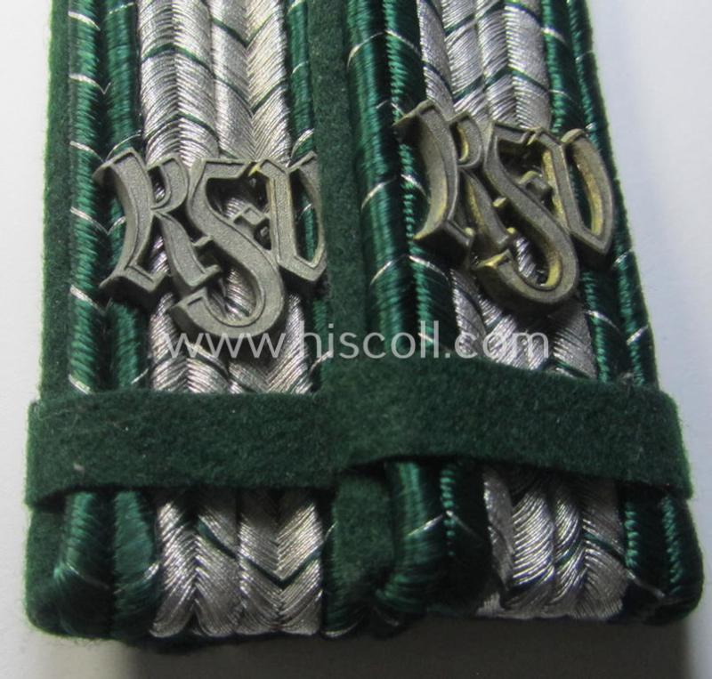 Attractive - and fully matching! - WWII-period and neatly 'cyphered', 'Zoll'- (ie. customs-) related NCO-type shoulderboard-pair as was intended for an official holding the rank of: 'Hilfs-Zollbetriebs-Assistent'