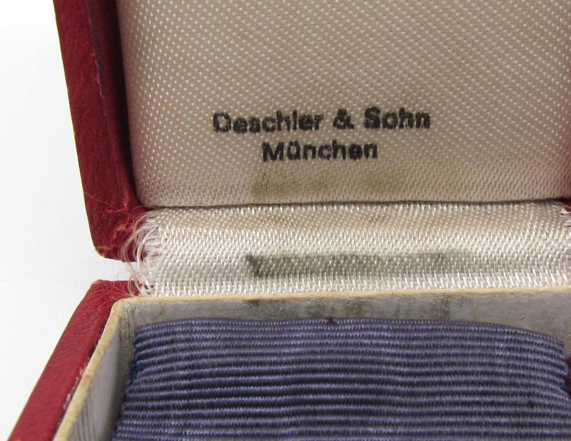 Cased 40 Years Faithful Service Medal ( Deschler )