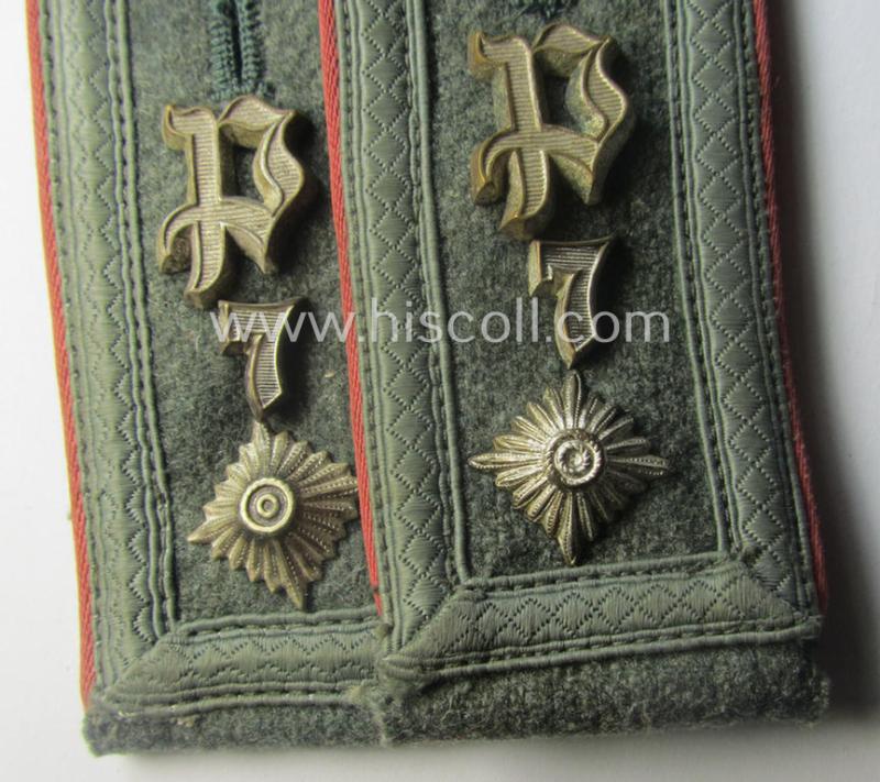 Pair of WH (Heeres) 'M40 o. M41'-pattern, 'cyphered' NCO-type shoulderstraps as piped in the bright-pink-coloured branchcolour as was intended for a: 'Feldwebel des Panzerabwehr-Abtlgs. 7' (ie. 'Divisionseinheit der 7. Inf.-Div.')