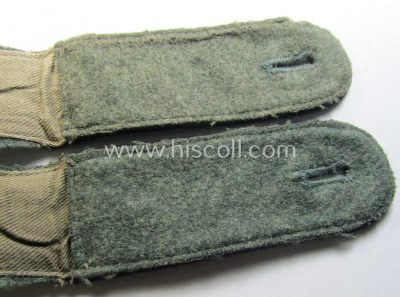 Attractive - fully matching and scarcely found! - pair of WH (Heeres) - I deem - early- (ie. mid-) war-period- (ie. 'M40 o. M43'-pattern) EM-type shoulderstraps as was intended for usage by a: 'Soldat einer Sanitäts-Abteilungs'