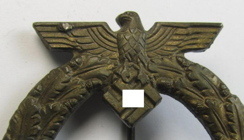 Attractive, WH (Kriegsmarine) so-called: 'Kriegsabzeichen für Schnellboote - 2. Modell' (or: E-boat-war-badge of the 2nd model) being a maker- (ie. 'RS'-) marked example as was produced by the: 'Rudolf Souval'-company