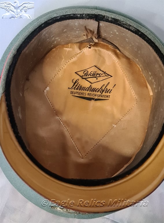 Early Army Artillery OR/NCO visor cap by Peküro with unit Stamp ‘Schirmmütze’