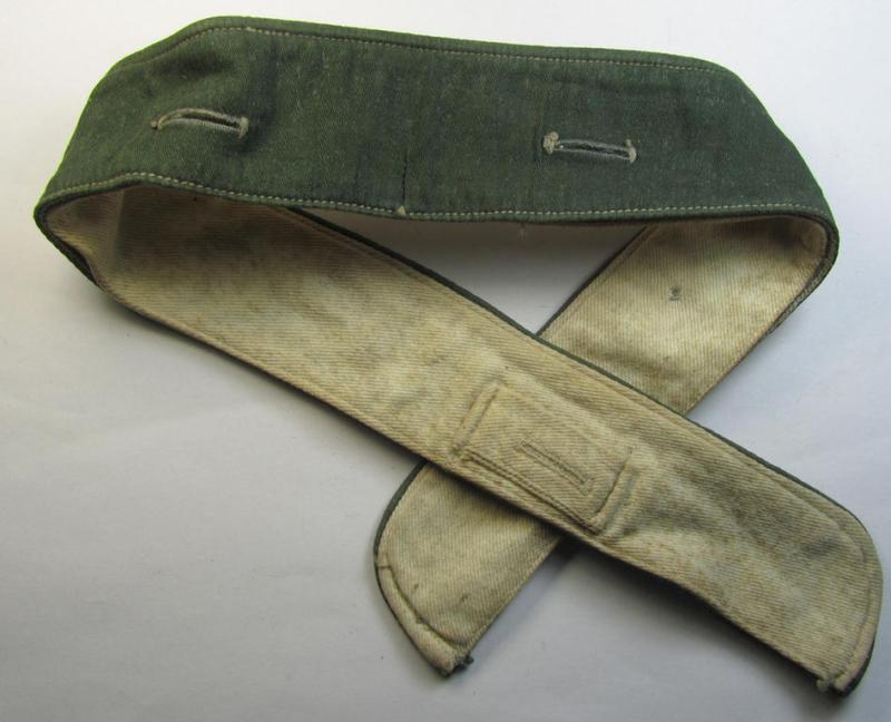 Neat, WH (Heeres, Waffen-SS etc.) greenish- ie. field-grey-coloured- and/or 'standard-issue'-pattern so-called: 'Kragenbinde' (or: uniform inner-collar) being a regular-issued and/or non-maker-marked example that comes in an overall nice conditio...