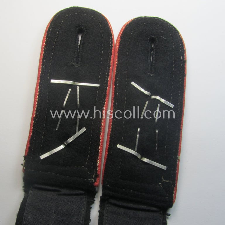 Superb - and rarely found! - pair of WH (Heeres) 'cyphered', NCO-type shoulderstraps (for usage onto the black-coloured, 'wrap-around'-styled Panzer-tunics) as intended for usage by an: 'Oberfeldwebel des Panzer-Rgts. 11'