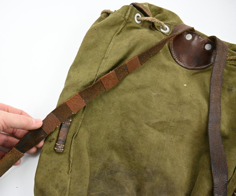 German WH Artillery Backpack