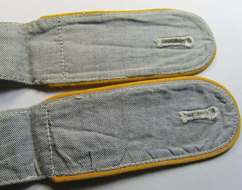 Attractive - and matching! - pair of WH (Luftwaffe) 'summer-style' EM-type shoulderstraps (as was specifically intended for usage on the: 'blau-mellierter-Hemden' ie. shirts) as was intended for a: 'Soldat der LW-Flieger- o. FJ-Truppen'