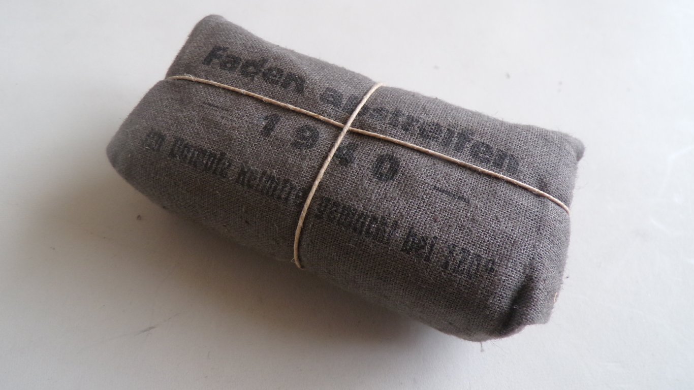 Verbandpäckchen (field dressing) 1940