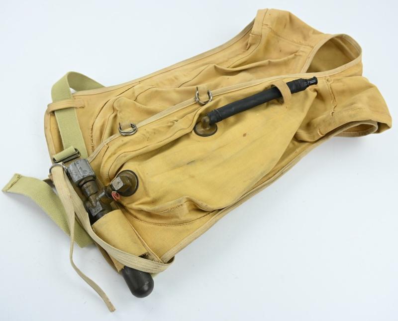 German LW Swimmweste 10-30 B-1