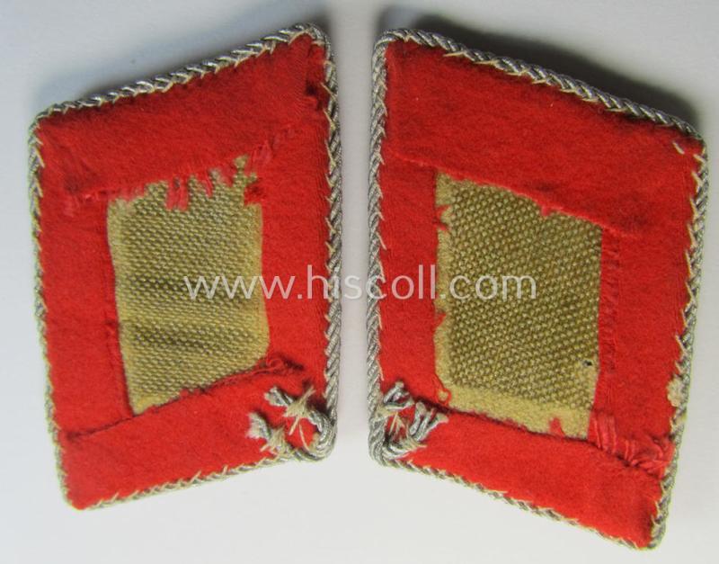 Superb - and fully matching! - pair of WH (Luftwaffe) officers'-type collar-patches (ie. 'Kragenspiegel für Offiziere') as executed in bright-red-coloured wool as was intended for usage by an: 'Oberleutnant der Flak-Artillerie-Truppen'