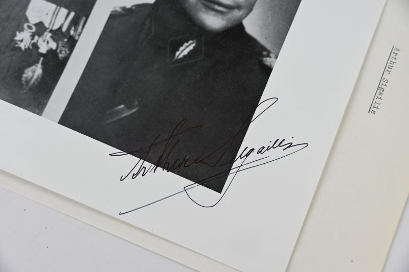 Signature of Waffen-SS Member 'Arthur Sigailis'