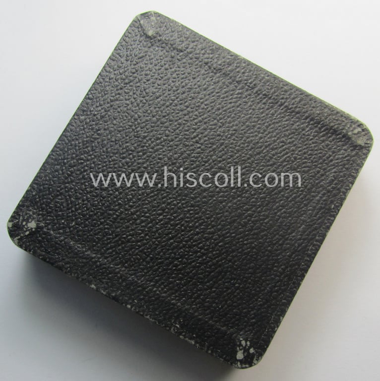 'Dual'-maker-marked, 'Eisernes Kreuz 1. Klasse' (ie. Iron Cross 1st class) being an (I deem) mid-war-period produced: 'L/52'- and/or: '20'- (ie. by 'C.F. Zimmermann'-marked-) example and that comes complete in its specific etui as issued