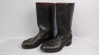 Mint Marschstiefel or "Knobelbecher" (jackboots)