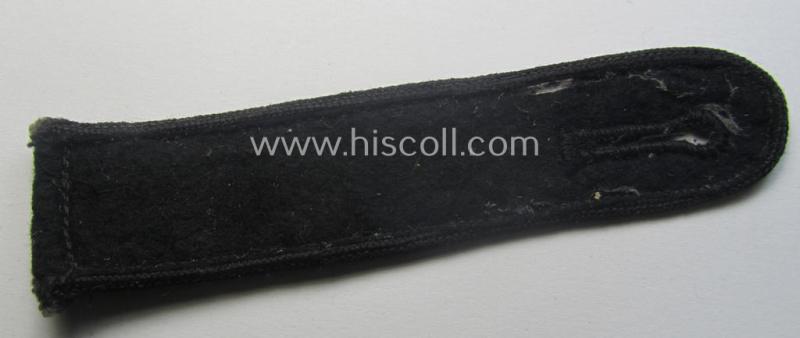 Single, black-piped so-called: 'DJ- o. Deutsches Jungvolk' shoulderstrap as was intended for usage by a: 'DJ-Mitglied' who served within the (Austrian-based): 'Bann 538' (538 = 'Gmunden')