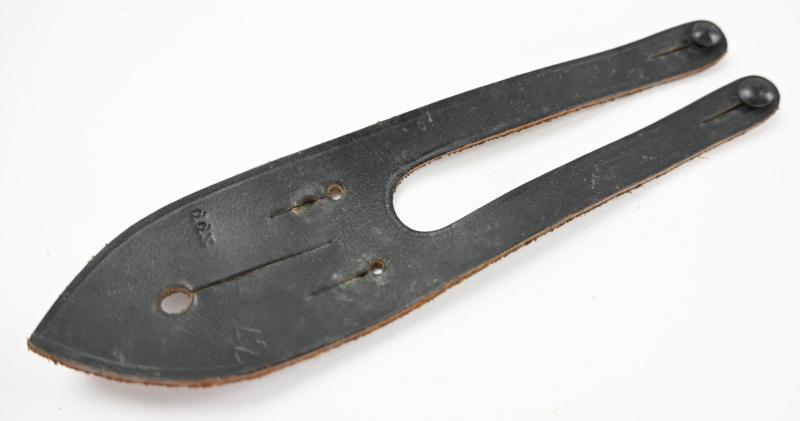 German WH CAG 1942 Binocular Button attachment Leather