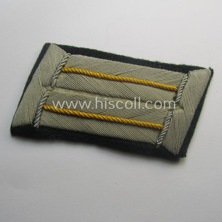 Pair of WH (Kriegsmarine) officers'-pattern collar-tabs (ie. 'Kragenspiegel'): 'Offizier der Küsten- o. Marine-Art.'