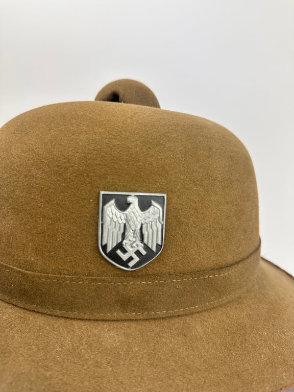 Heer 2nd pattern Afrikakorps pith helmet (JHS 1942)
