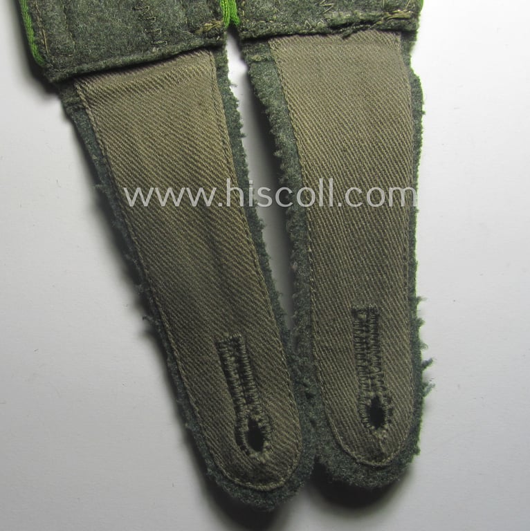 Pair of WH (Heeres) mid-war-period- (ie. 'M41 o. M43'-pattern-) NCO-type shoulderstraps as was intended for usage by an: 'Unteroffizier der Panzer-Grenadier-Trpn.'