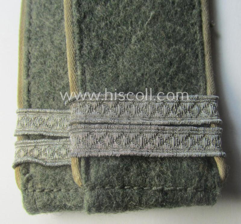 Pair of WH (Heeres), 'M40 o. M43'-pattern EM-type shoulderstraps: 'Soldat u. Offz.-Anwärter u. Mitglied eines Inf.-Rgts.'