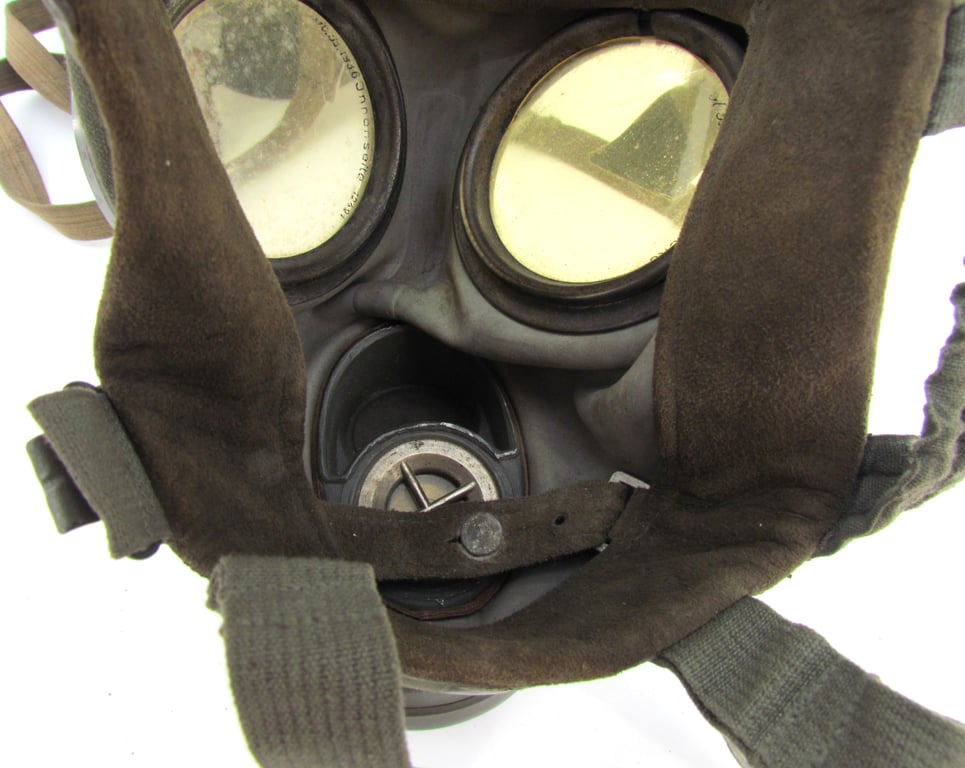 Wehrmacht Gas Mask Cannister , Complete Set -1938