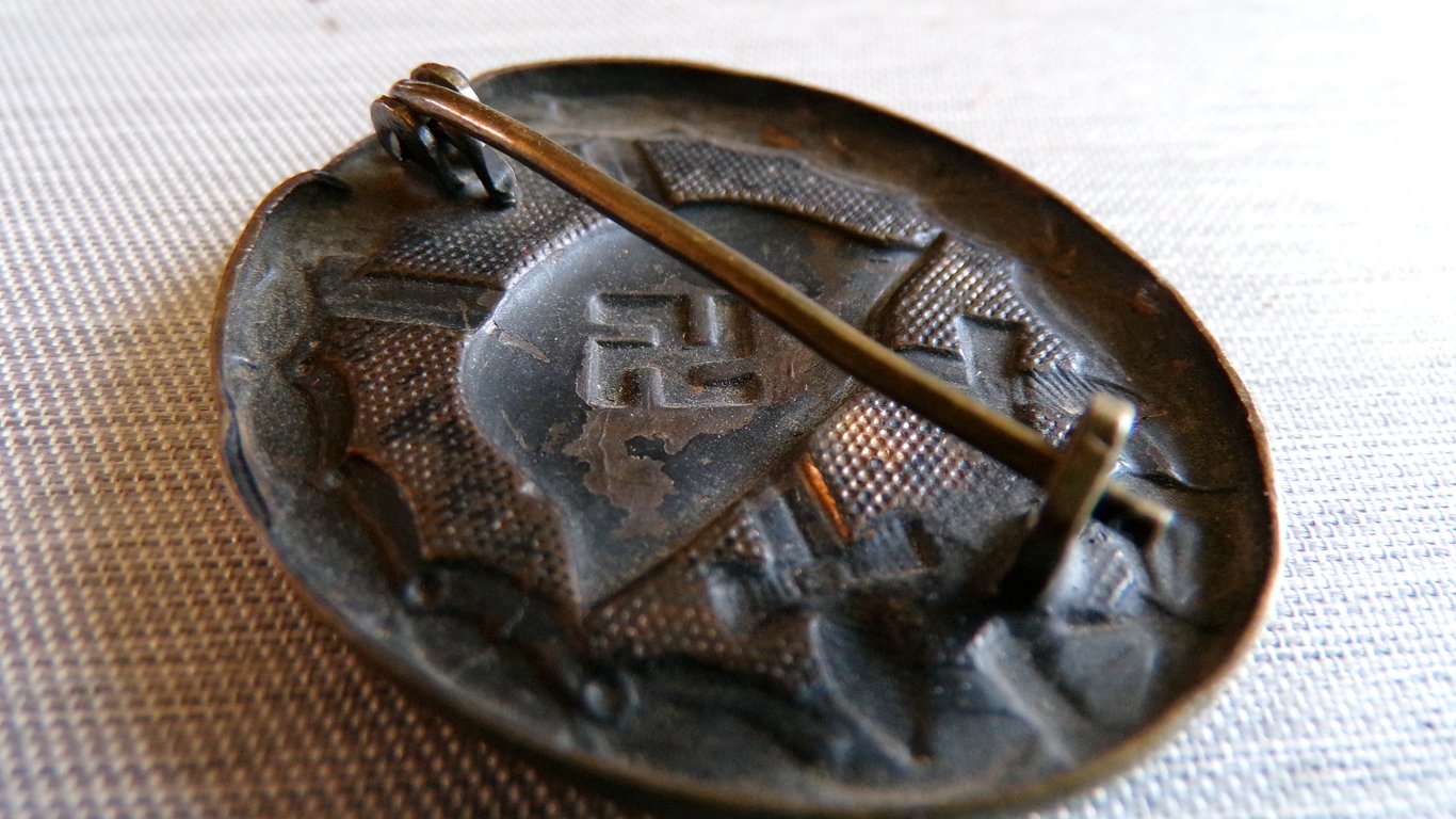 Black Wound Badge with Award Document