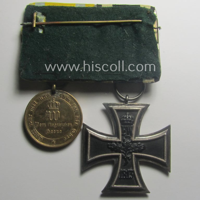 WWI-period, so-called: 'Doppelspange' (being of the 'non-detachable'-pattern!) showing resp. a WWI-pattern: 'EK II. Klasse' and a golden-toned: 'Kriegsdenkmünze für die Feldzüge 1870-71'