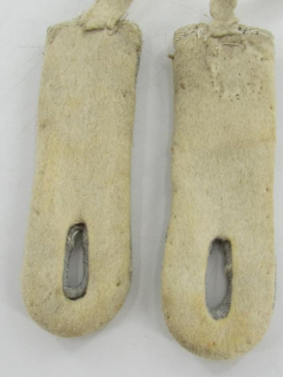 Wehrmacht Heer Leutnant Shoulder Boards