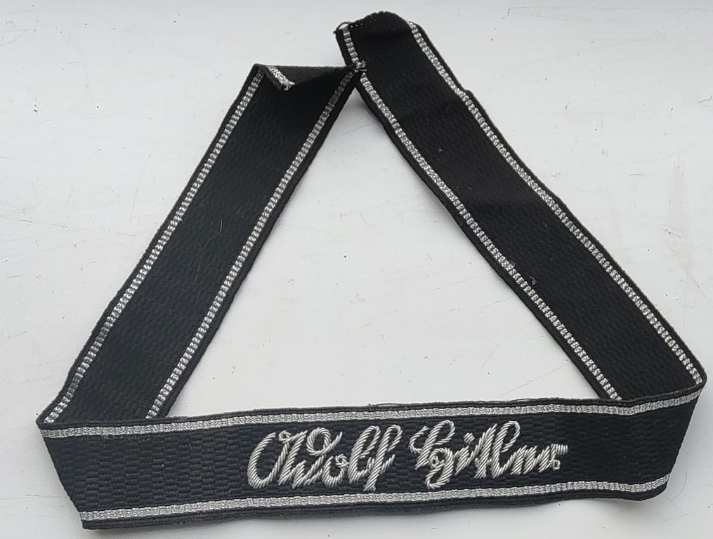 Waffen-SS officer Insignia to LAH