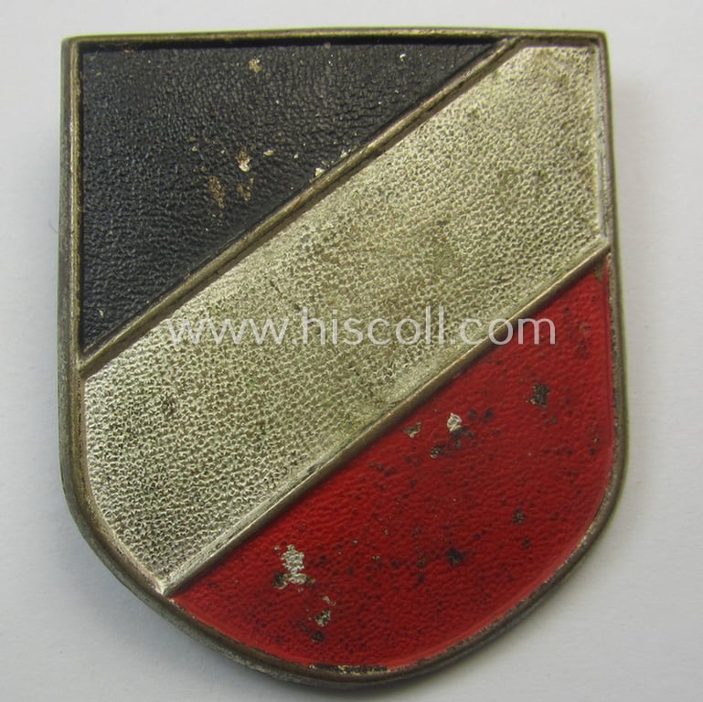 Truly used pair of WH (Heeres) tropical- (ie. 'DAK'- or: 'Deutsches Afrikakorps'-) related- and/or 'Buntmetall'-based, eagle-'pith-helmet'-shield-set