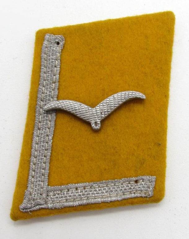Luftwaffe EM ( enlisted-mens ) Soldat der Flieger' or 'Fallschirmjäger' collar tabs