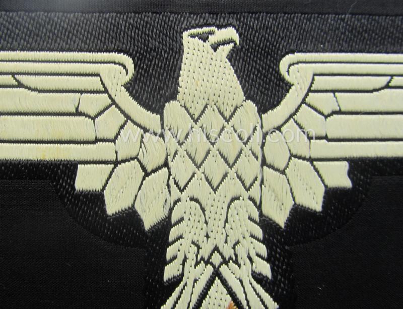 Larger-sized sports'-shirt eagle (ie. 'Brustadler für das Sporthemd') as was used by the various officials within the: 'NS-Studentenbund' (being a 'virtually mint- ie. unissued' example that is executed in the neat 'BeVo'-weave-pattern)