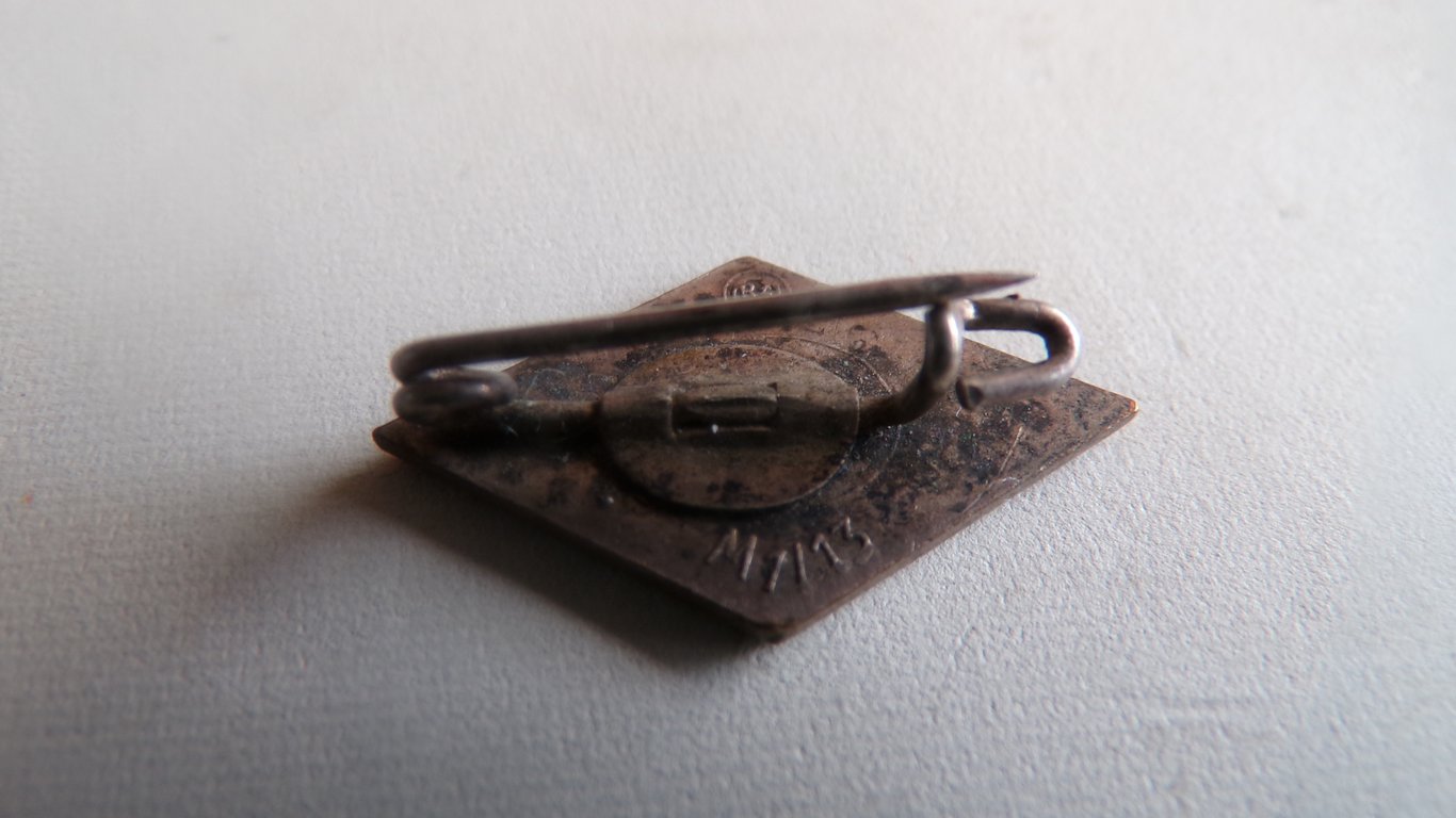 Hitler Youth Membership Pin - RZM M1/13