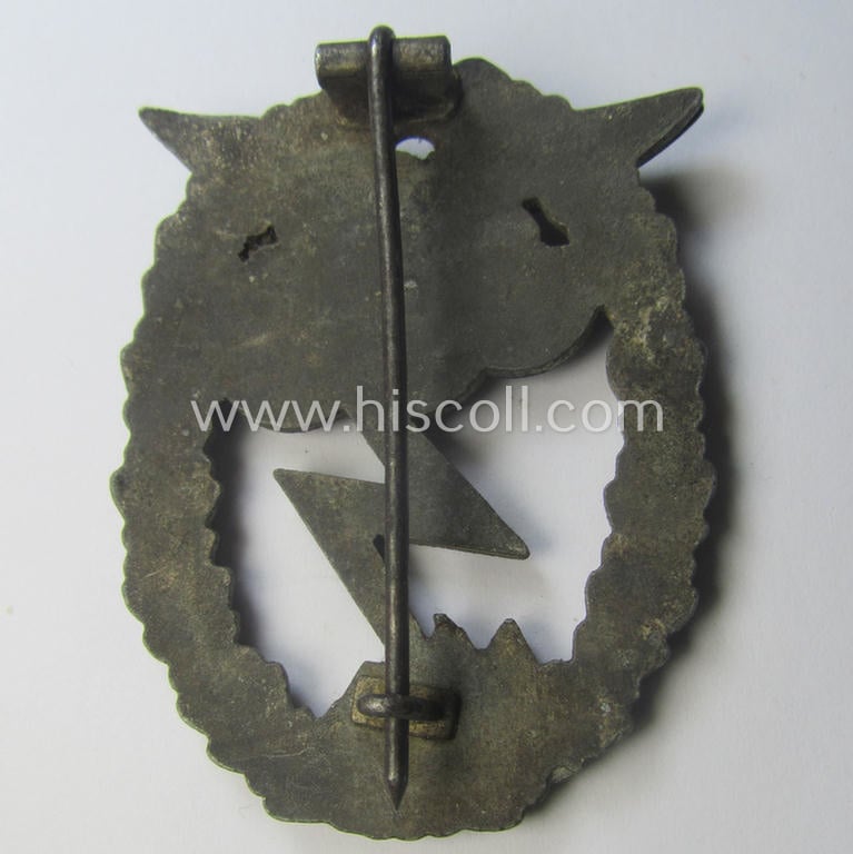 Mid- (ie. later-) war-period, zinc- (ie. 'Feinzink'-) based version of a WH (Luftwaffe) 'Erdkampfabzeichen' as was produced by the: 'J.E. Hammer u. Söhne'-company