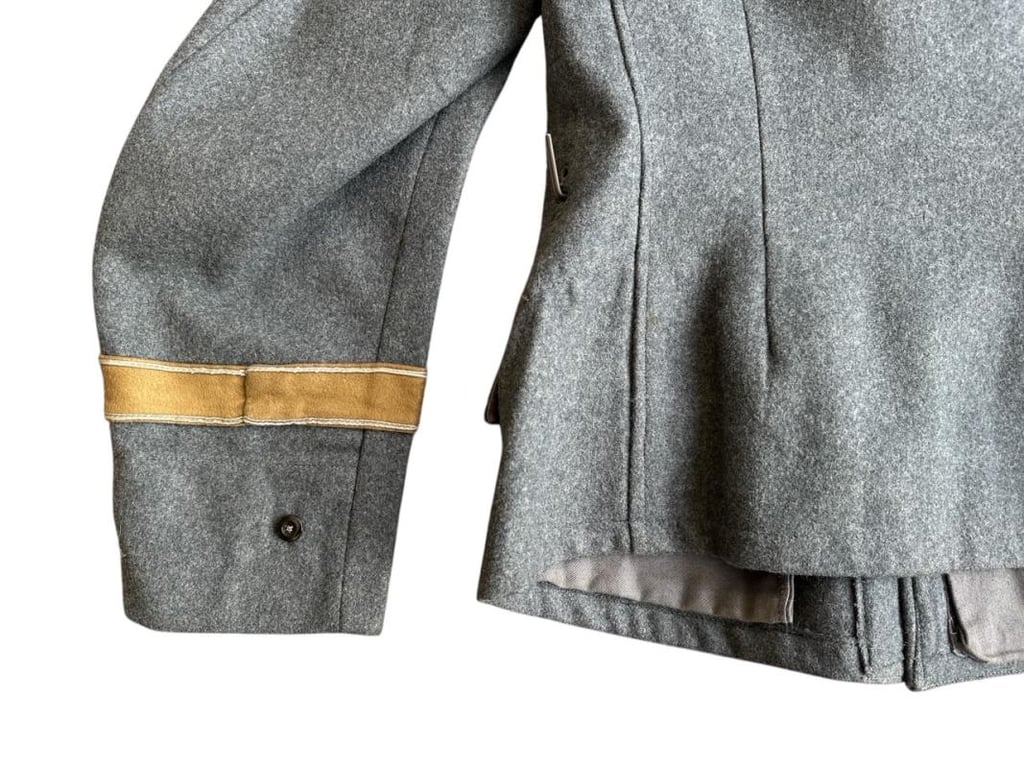 Luftwaffe Signals ( Nachrichten ) NCO Fliegerbluse with Afrika Cufftitle