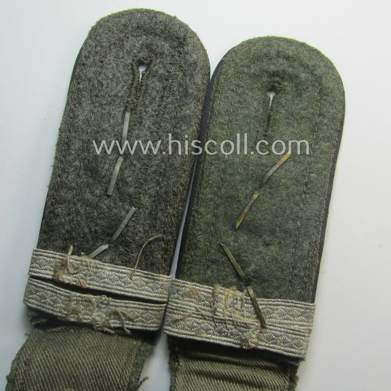 Moderately used - typically mid-war-period and/or fully matching! - pair of so-called: 'M43'-pattern, WH (Heeres) NCO-type shoulderstraps: 'Oberfeldwebel u. Offiziersanwärter der Pionier-Trpn.'