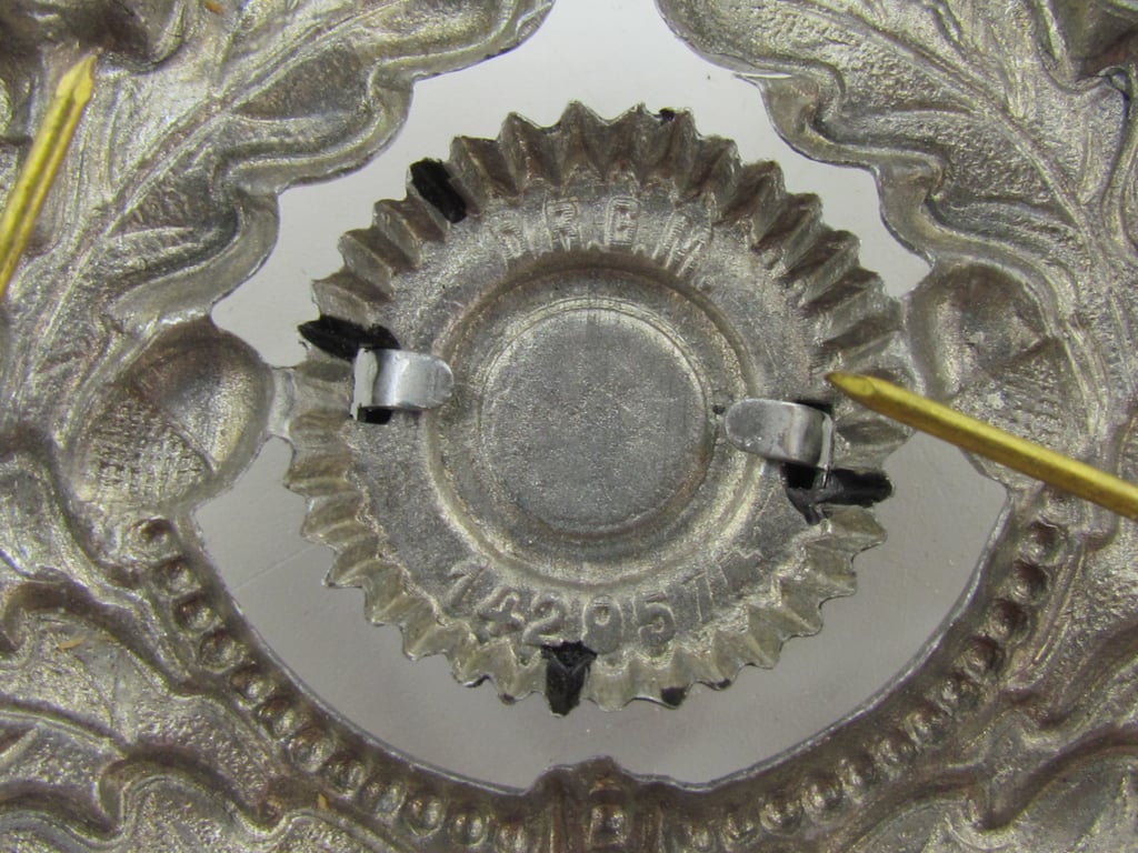 Wehrmacht (Heer) visor cap wreath and cocarde ( DRGM marked )
