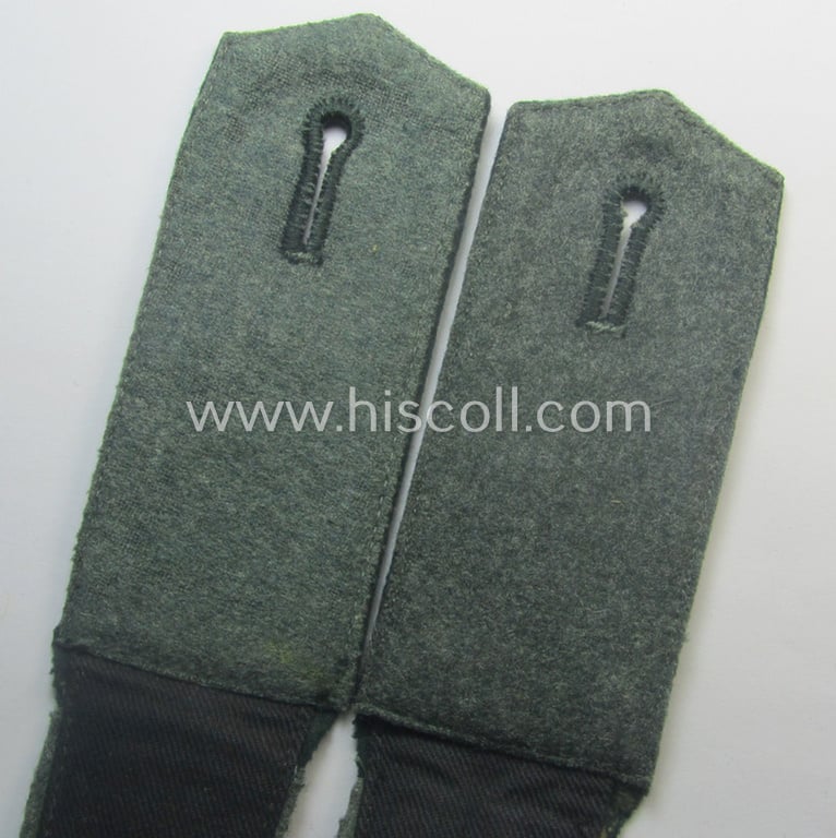 Fully matching pair of early-period (ie. 'M36- o. M40'-pattern and/or pointed-styled), WH (Heeres) 'cyphered' EM-type shoulderstraps as was intended for a: 'Soldat des Inf.-Maschinengewehr-Abts. 1'