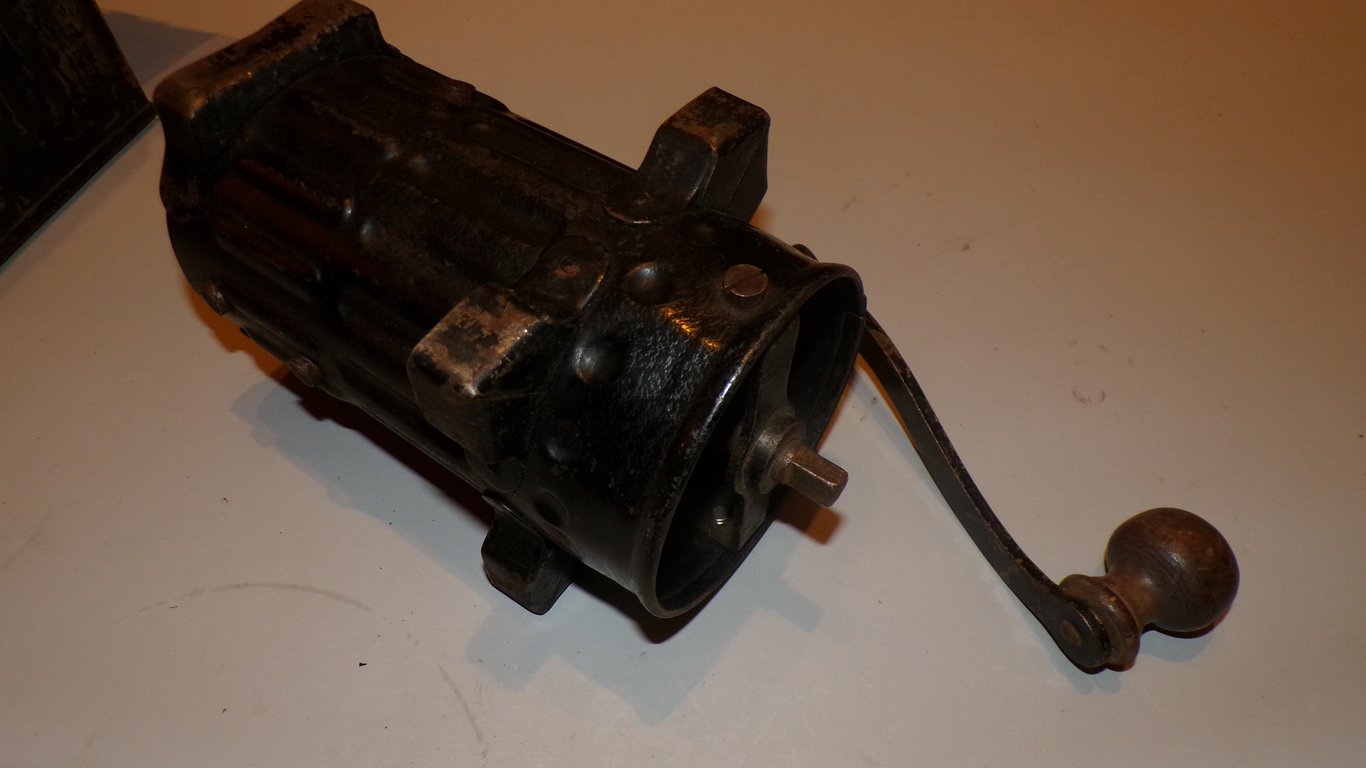 Italian / German Army Coffee Grinder (Feldküche / Kaffeemühle)