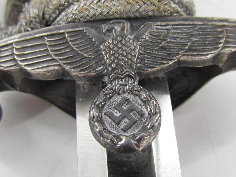 Unmarked Wehrmacht Heer dagger with Porte Pé