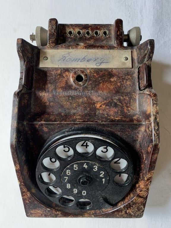 WH (HEER) Rotary Desk/Field Telephone in Leather Pouch -1941-