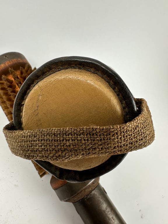 WW2 7.5 cm cleaning Rod in Tan Bag