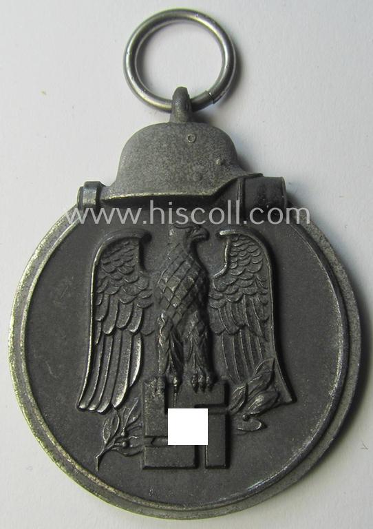 Superb medal-set: 'Winterschlacht im Osten 1941/42' as produced by the: 'Deschler u. Sohn'-company (being a non-maker-marked specimen that came stored in its original 'Zellstoff'-based pouch of issue as found)