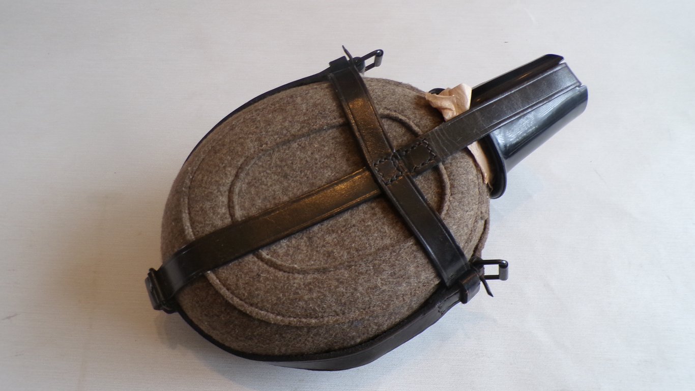 Dead-Mint Matching 1940 Wehrmacht 1-Liter Medical Canteen