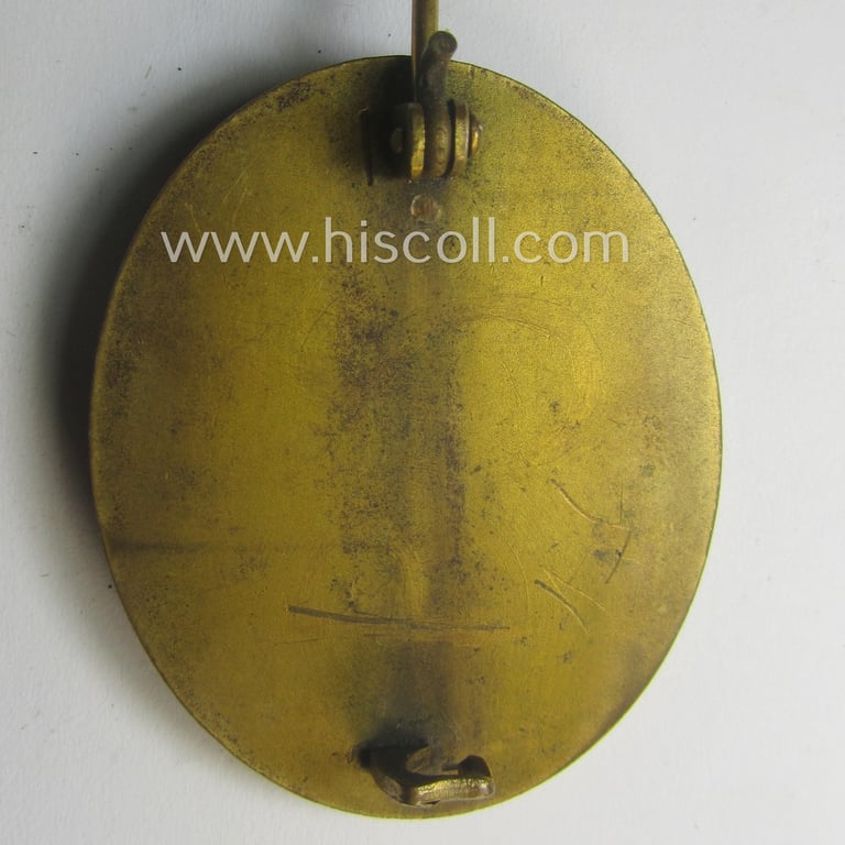 'Verwundeten-Abzeichen in Gold' being a non-maker-marked- and typical 'Buntmetall'-based (ie. 'thin-pinned'!) example that comes stored in its maker- (ie. 'Hauptmünzamt - Wien'-) marked etui as issued