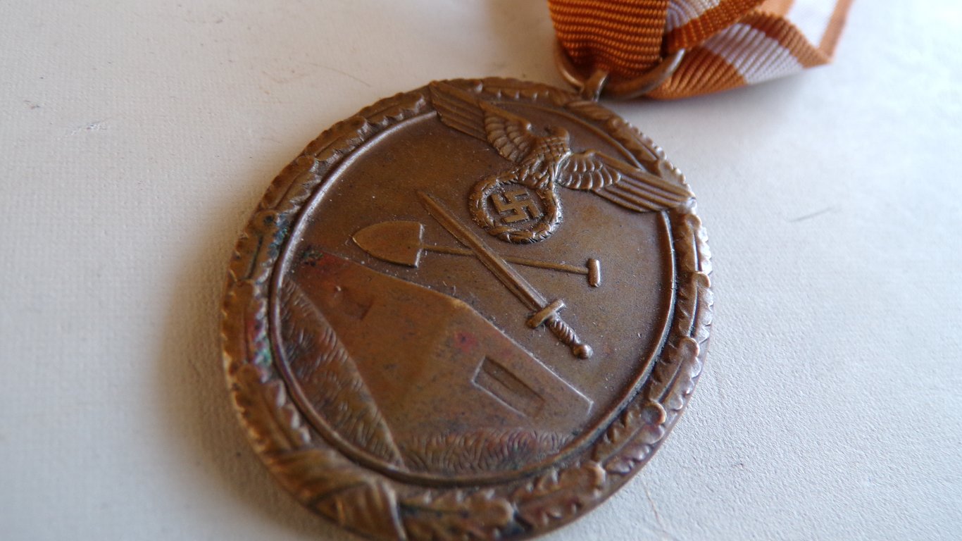 Westwall Medal Carl Poellath